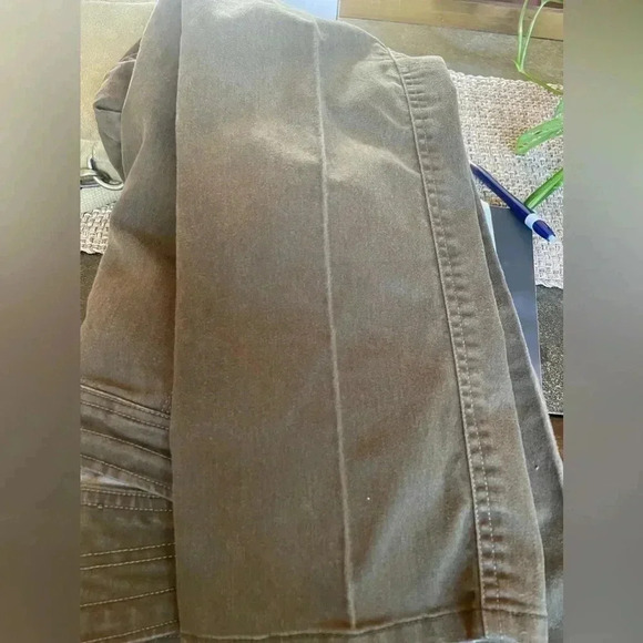 Kuhl Klaudette Pants Straight Sage Brown Size 8 Short - Picture 15 of 15